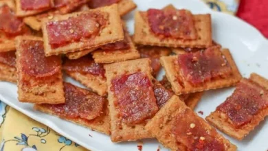 Candied Bacon Crackers Recipe