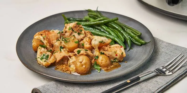 Crockpot Garlic Parmesan Chicken Potatoes